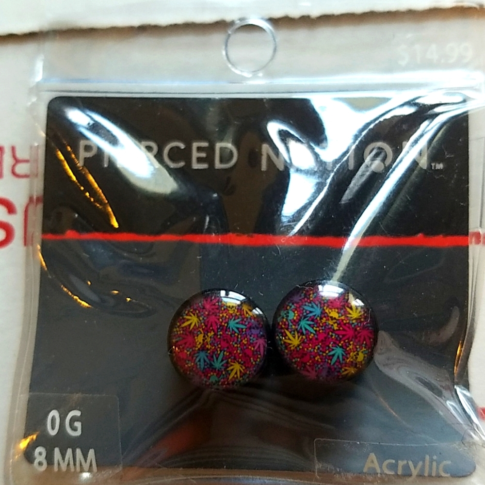 NWT PIERCED NATION MULTICOLOR POTLEAF AND SKULLS PLUGS 0G and 8mm